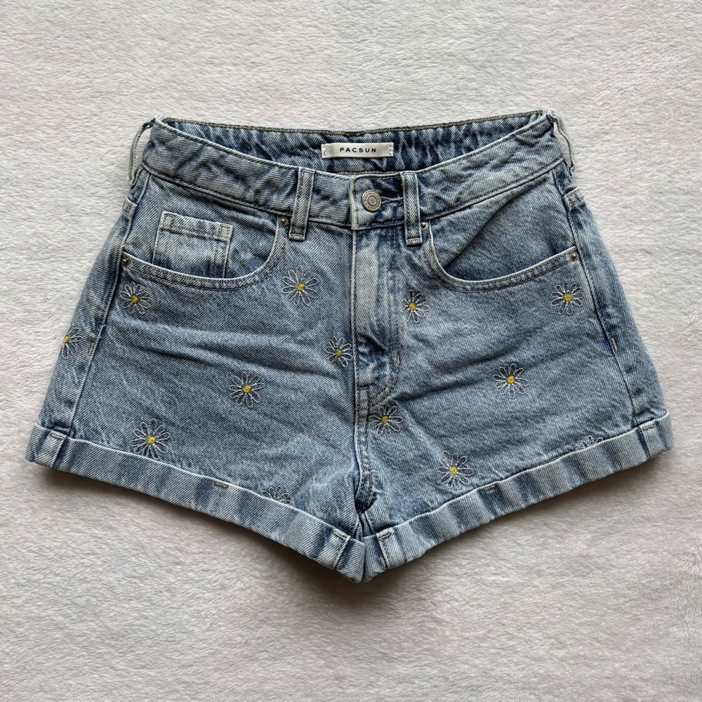 PacSun Daisy Mom Shorts